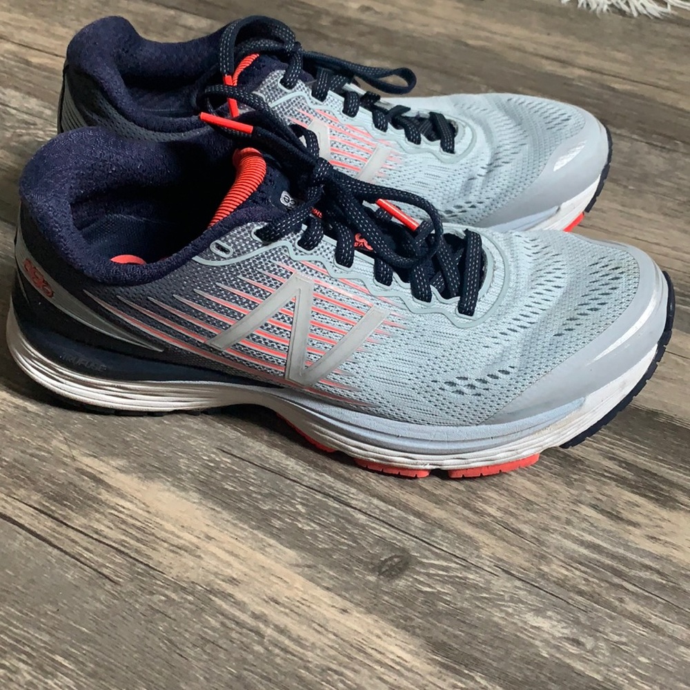 New Balance 880 v.8 size 8.5